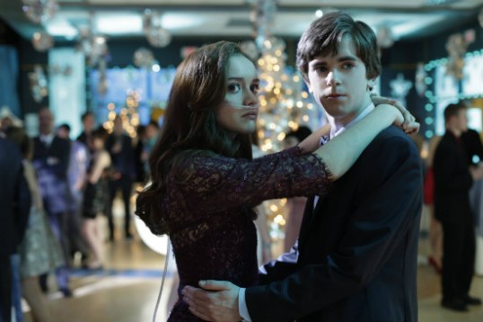 bates-motel-finale-freddie-highmore-norman-olivia-cooke-emma