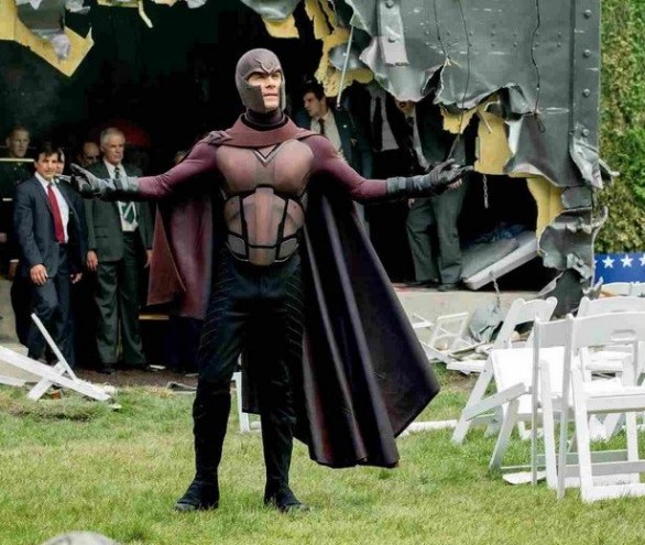 X-Men-Days-Of-Future-Past-Magneto3-586x495