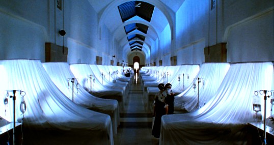 Mimic (dir. by Guillermo del Toro)