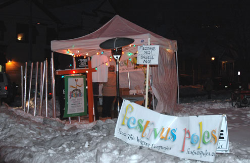 Festivus_pole_lot