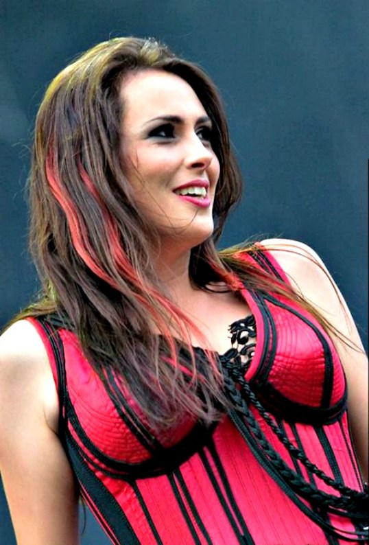 sharon-den-adel-01