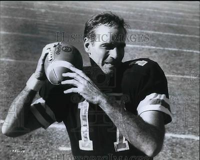 The 1969 press photo displays Heston's throwing technique.